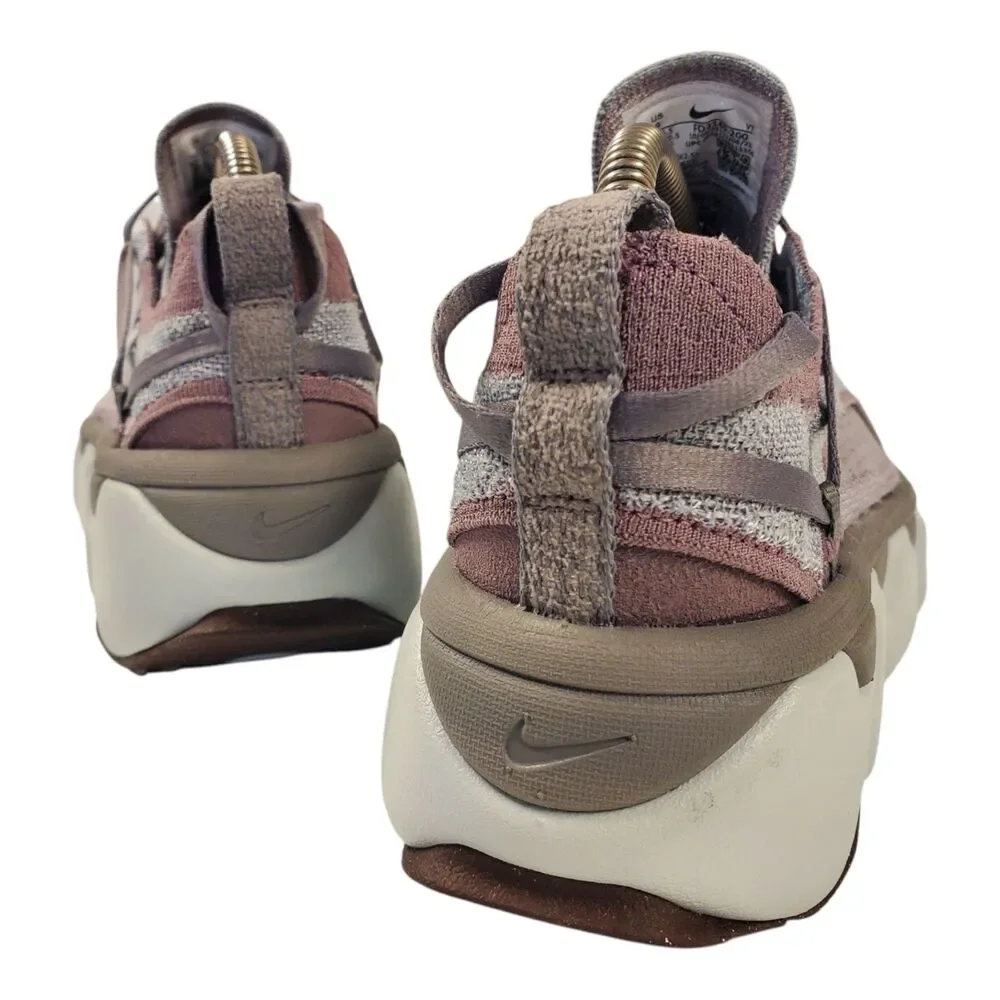 NIKE Shoes FLYKNIT BLOOM Womens Size 9 Taupe Grey Running Sneaker FD2149-200